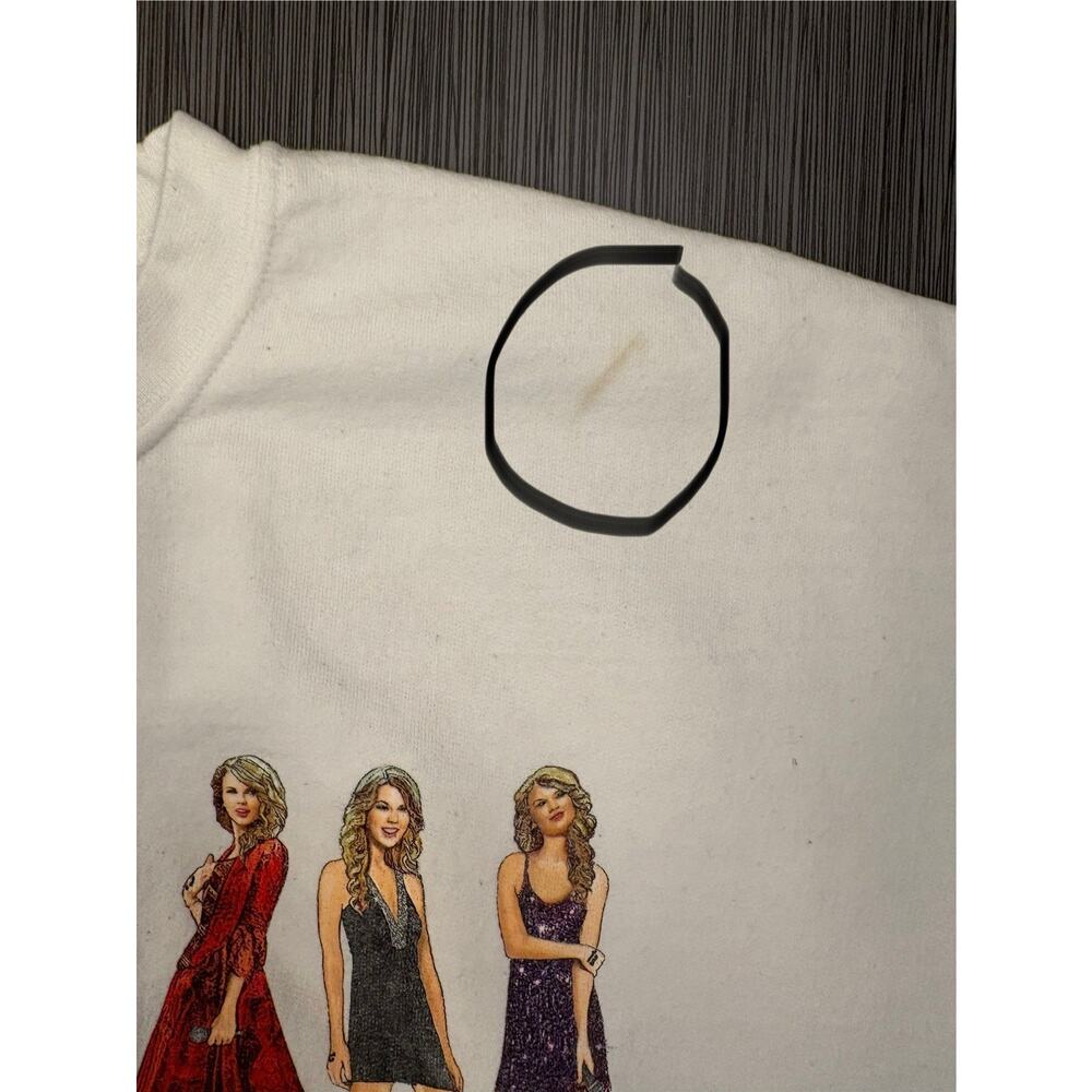 Taylor Swift Fearless Taylor’s Version Crewneck S… - image 5